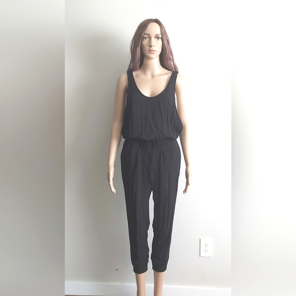 Aritzia Talula black jumpsuit crop capri blouson style sleeveless scoop neck
